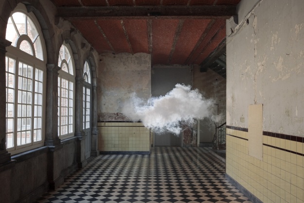 Artist Recreates a Cloud, Only It's Indoors (VIDEO)