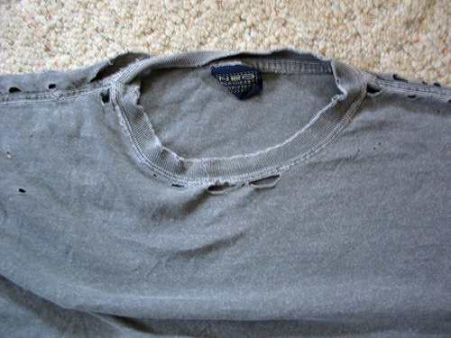 3 Ideas On How To Re-Use Old Tee Shirts - SellCell.com Blog